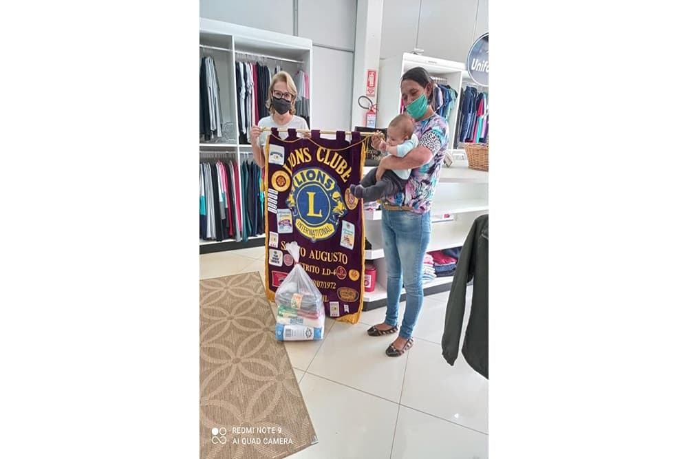 Pessoas que têm cadastro junto ao Lions Clube podem retirar cesta básica