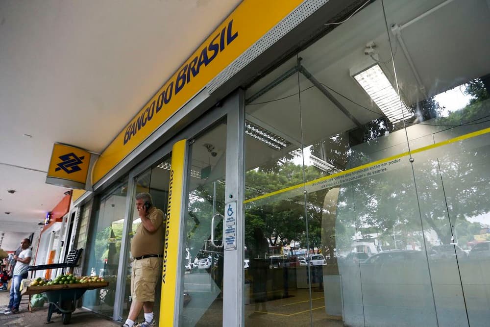 Agências bancárias funcionam para o público até quinta-feira