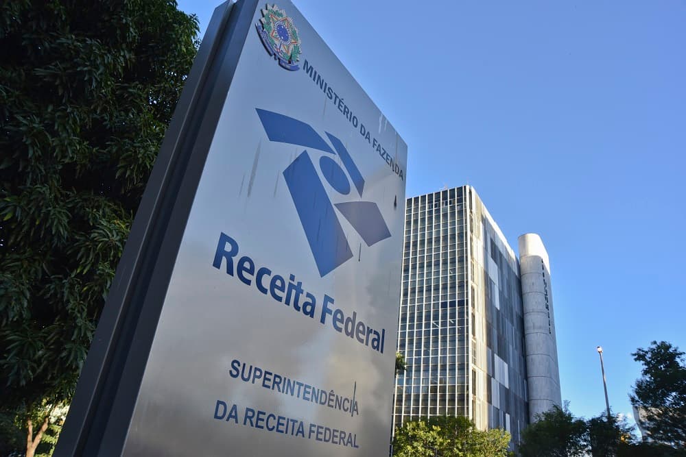 Receita anula isenção tributária para líderes religiosos