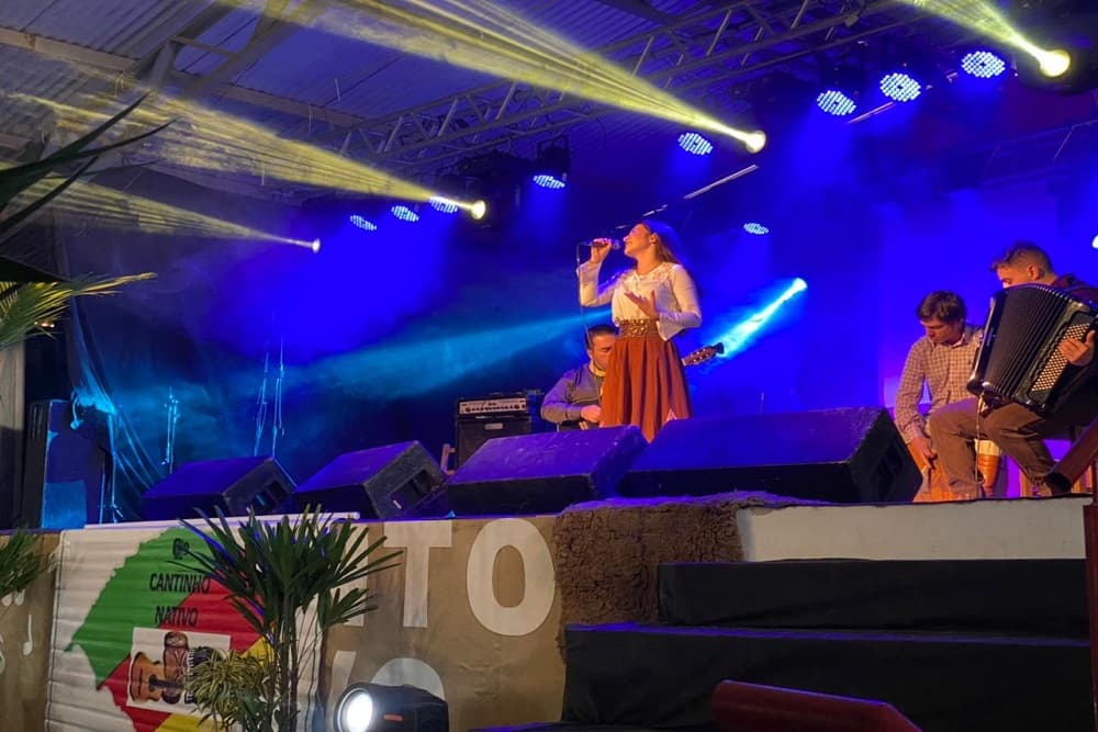 Confira as músicas e os intérpretes que estarão no palco do 8º Cantinho Nativo