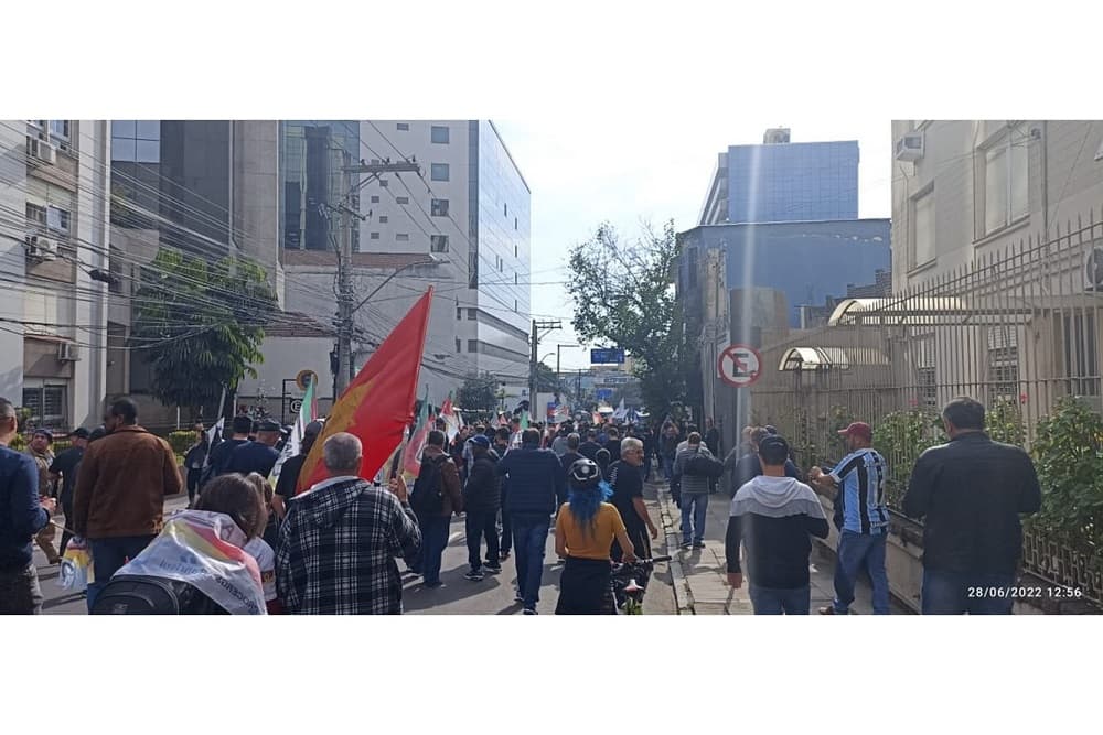 Ato contra privatização da Corsan é realizado em Porto Alegre