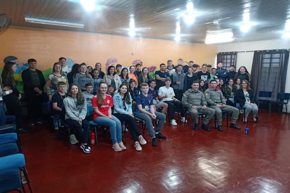 Brigada Militar realiza palestras na Semana Maria da Penha nas Escolas