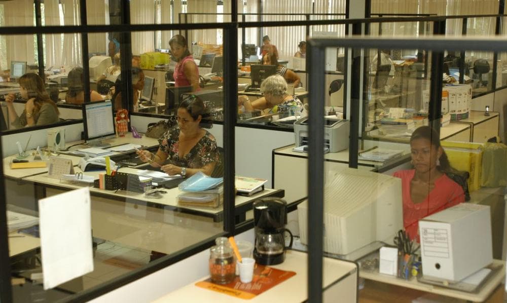 Projeto irá oferecer capacitação profissional para 270 mil mulheres