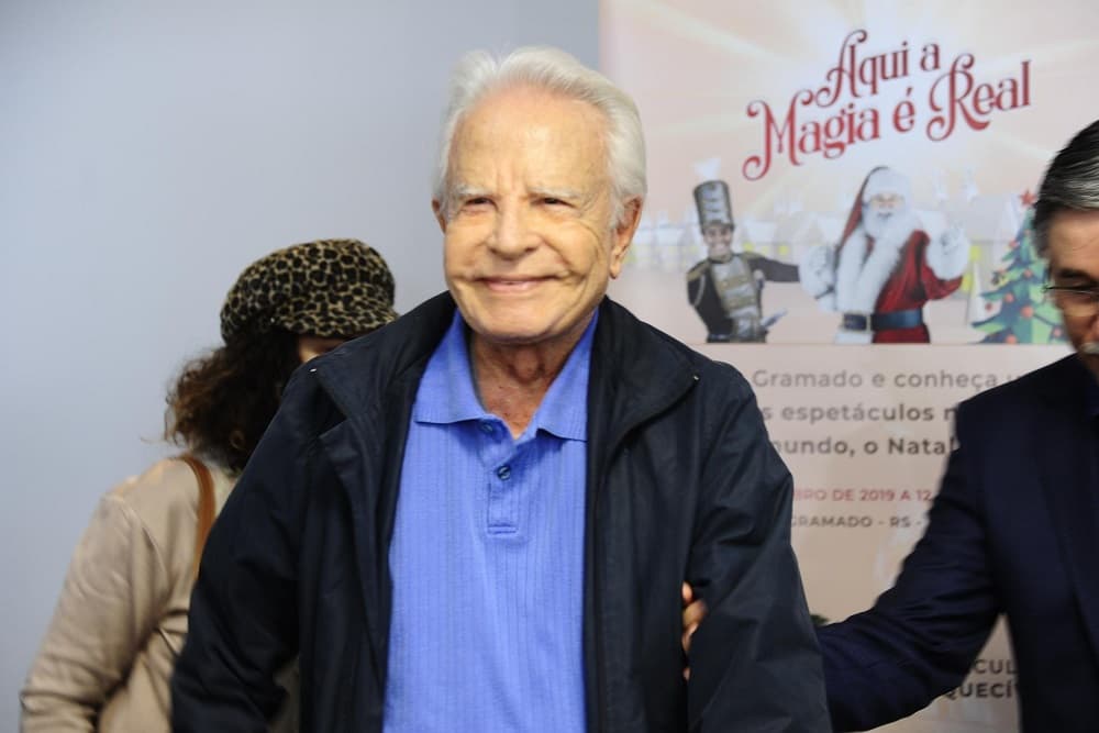 Morre Cid Moreira aos 97 anos