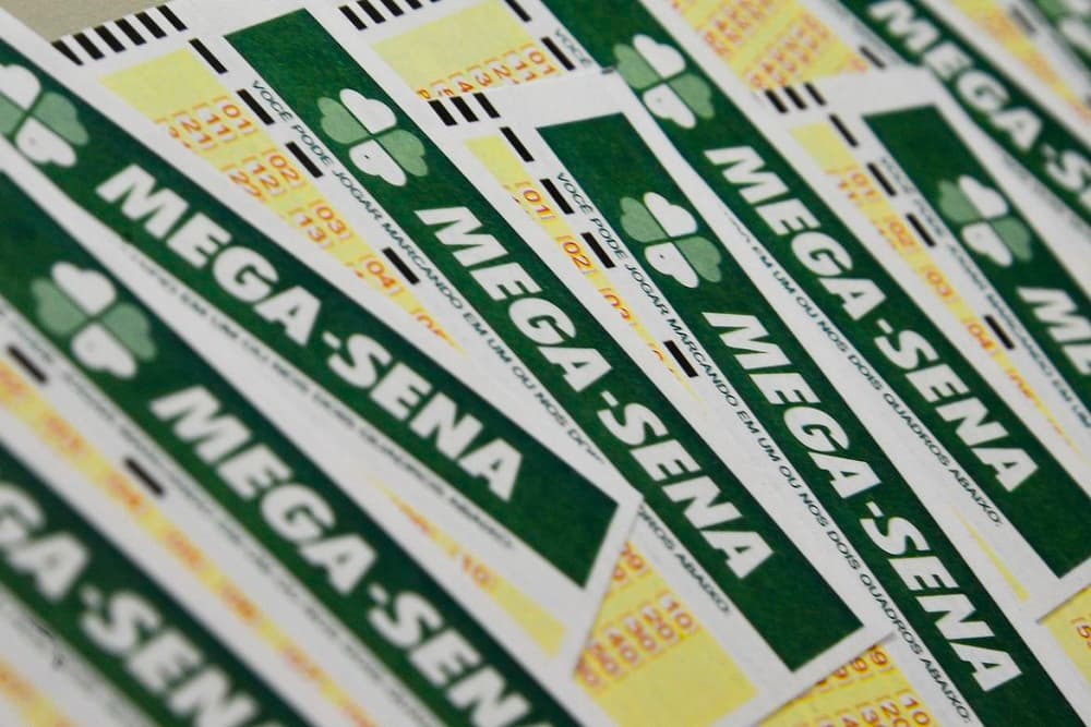 MEGA-SENA acumulada pode pagar R$ 205 milhões nesta terça-feira