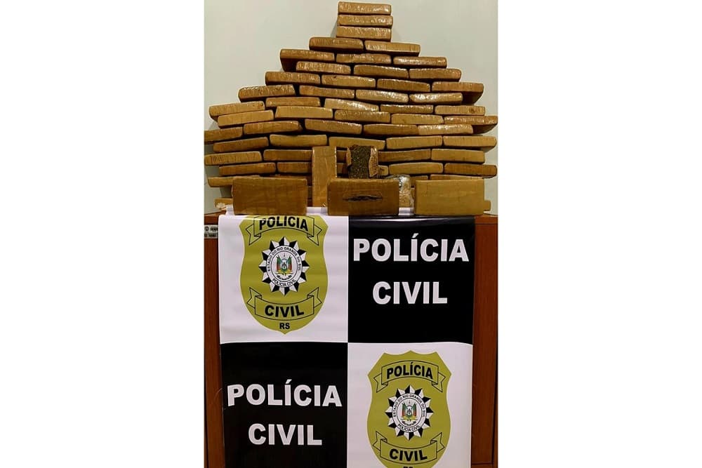 Mulher é flagrada com 50 quilos de drogas na Rodoviária em Três Passos