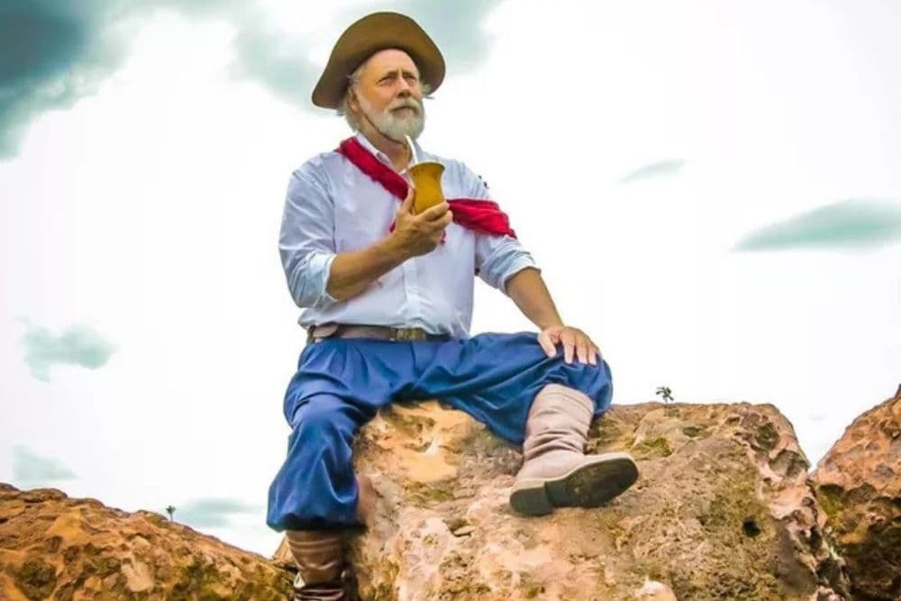 Mano Lima, um dos cantores mais 'raiz' da música gaúcha, anuncia que vai gravar rock