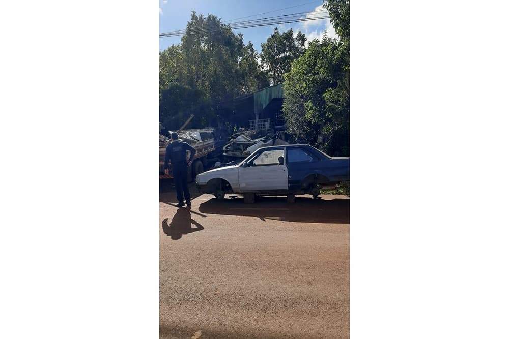 Polícia fiscaliza pátios de sucata e desmanche de veículos em Inhacorá