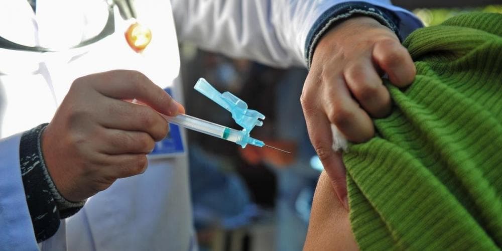 RS recebe novo lote com 526,5 mil doses de vacina AstraZeneca na segunda