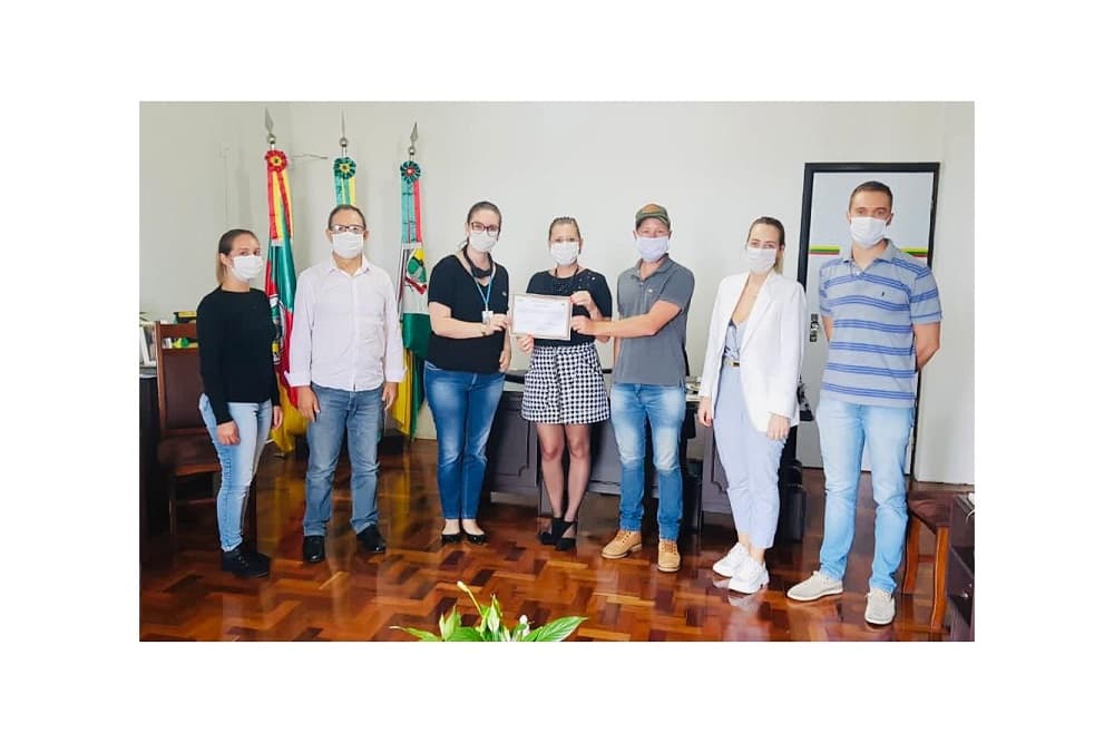 Santo Augusto recebe certificado do SISBI