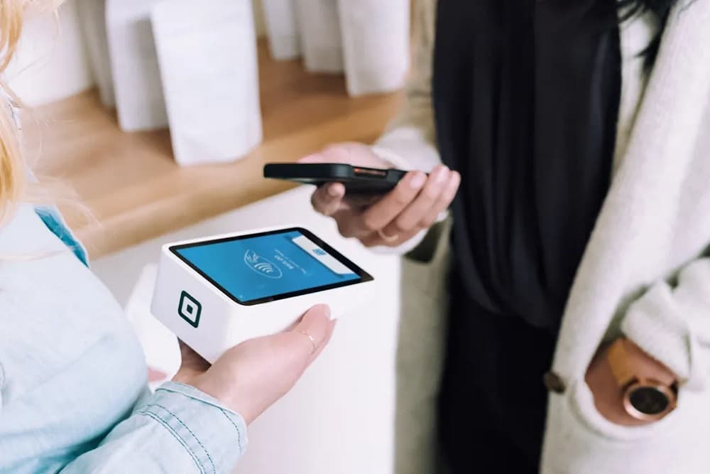 Novo golpe no cartão: entenda como funciona fraude no pagamento por aproximação