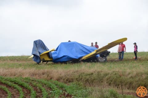 Avião agrícola pega fogo e piloto realiza pouso de emergência em Palmeira das Missões