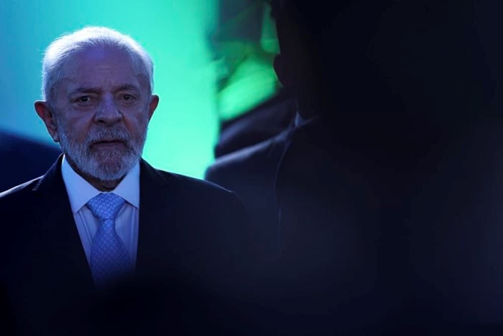 Lula é operado às pressas após sentir dor na cabeça