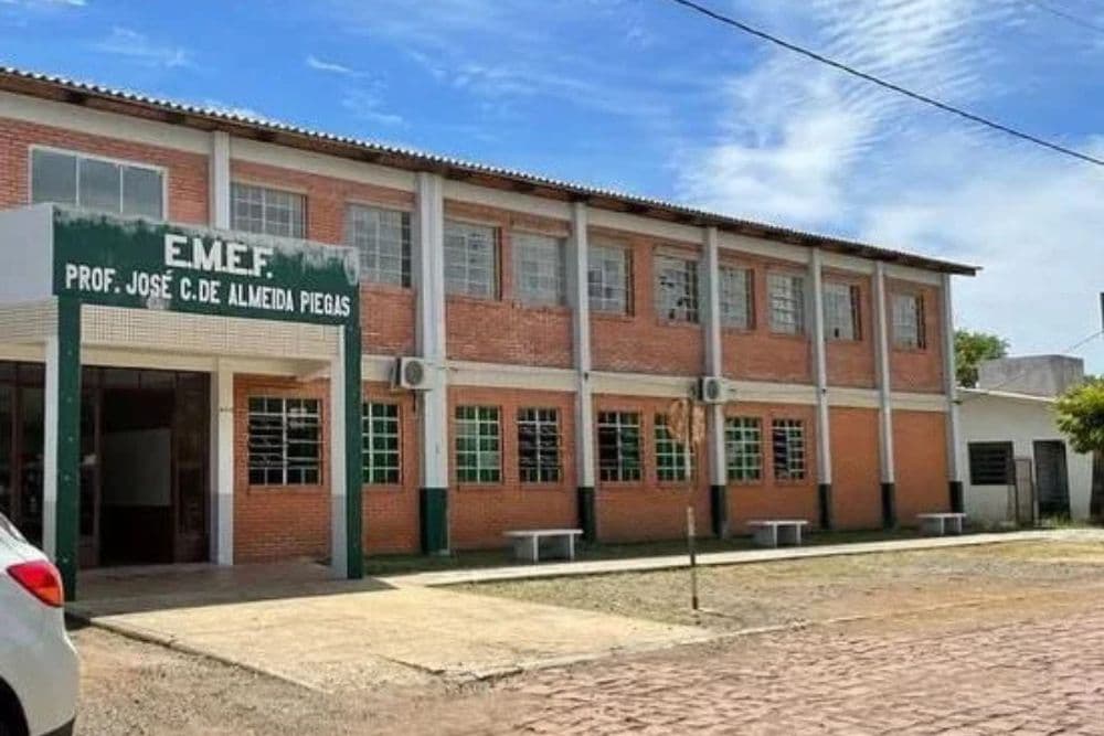 Adolescente é apreendido com canivete em escola de Maçambará