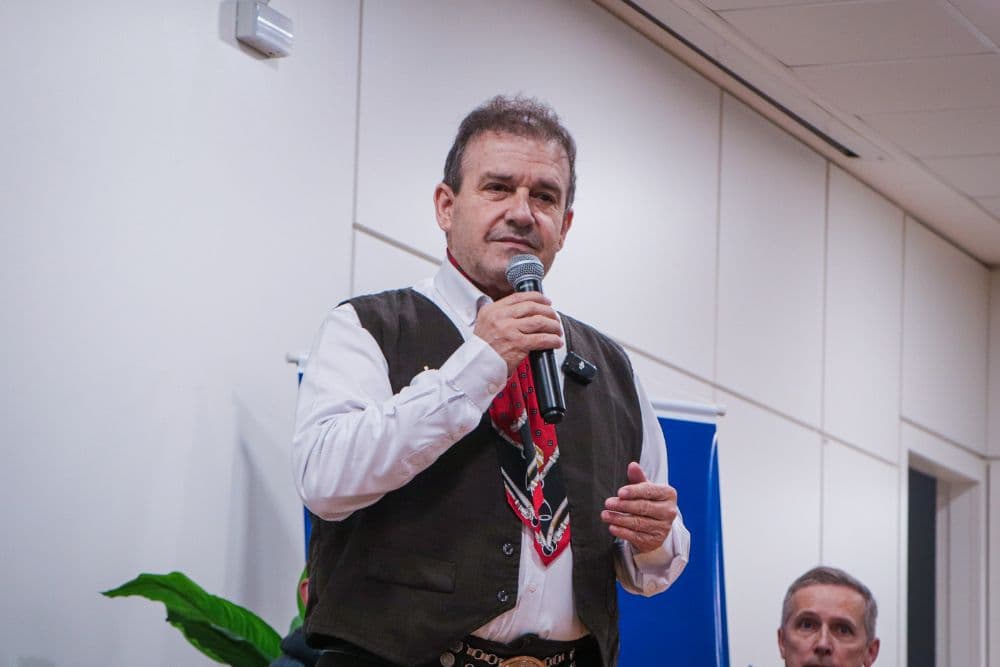 Em entrevista à Rádio Querência, Pompeo de Mattos anuncia R$ 1 milhão em recursos para Santo Augusto