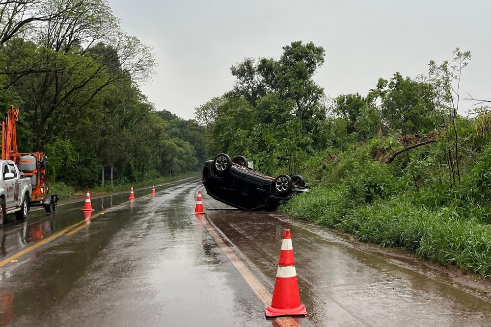 Acidente de trânsito com danos materiais é registrado na ERS-155