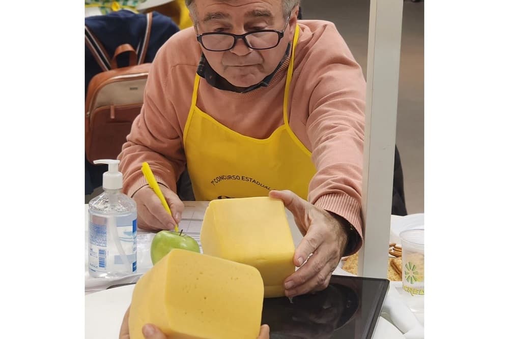 Queijo colonial da Artelac conquista medalha de ouro no 7°Concurso Estadual de Queijos e Doce de Leite