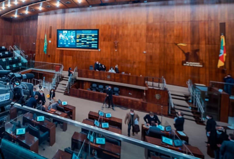 Projeto que altera regra para distribuição e comercialização de agrotóxicos no RS é aprovado na Assembleia