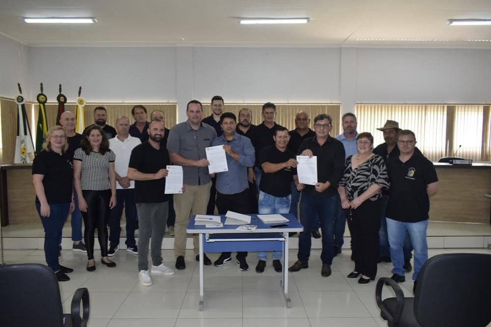 Firmada a parceria entre o município de São Martinho e empresa do ramo calçadista