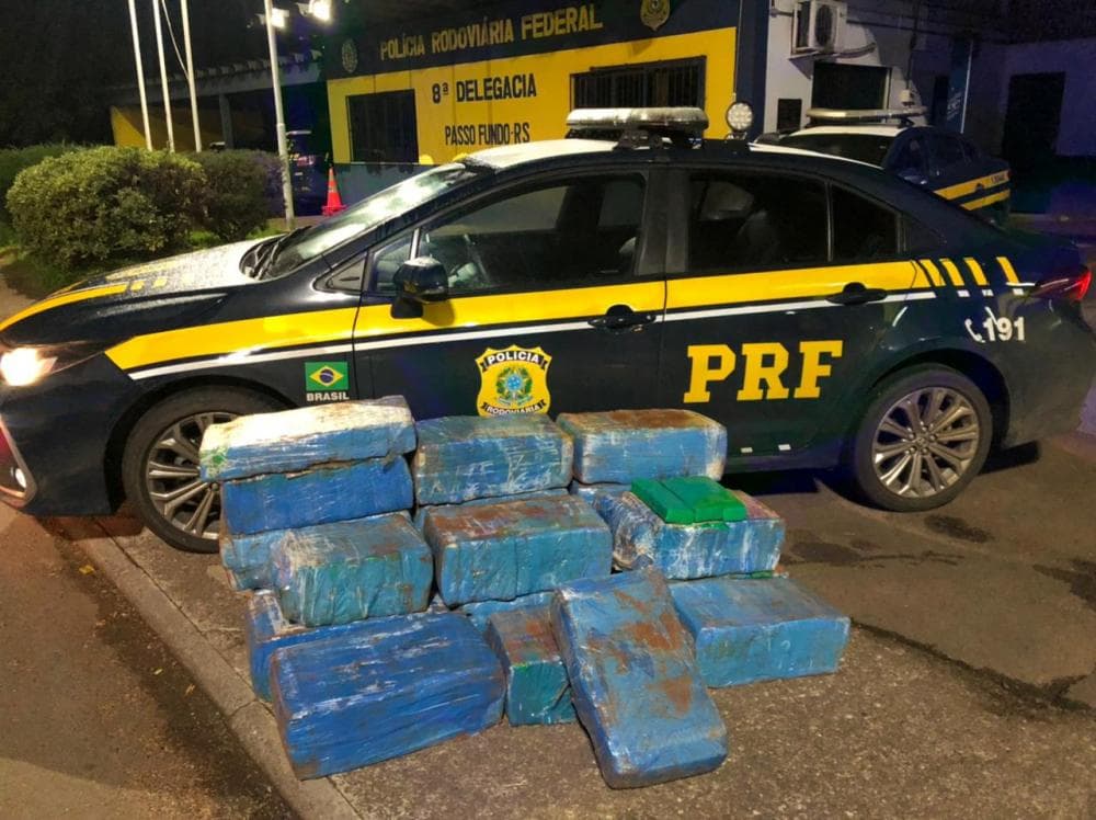 PRF apreende mais de 300 quilos de maconha em Passo Fundo