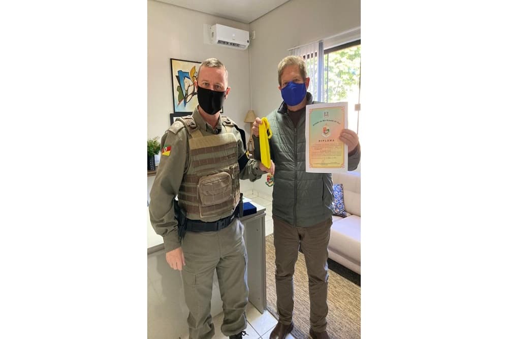 Empresário de Santo Augusto recebe homenagem do Comando Regional da BM