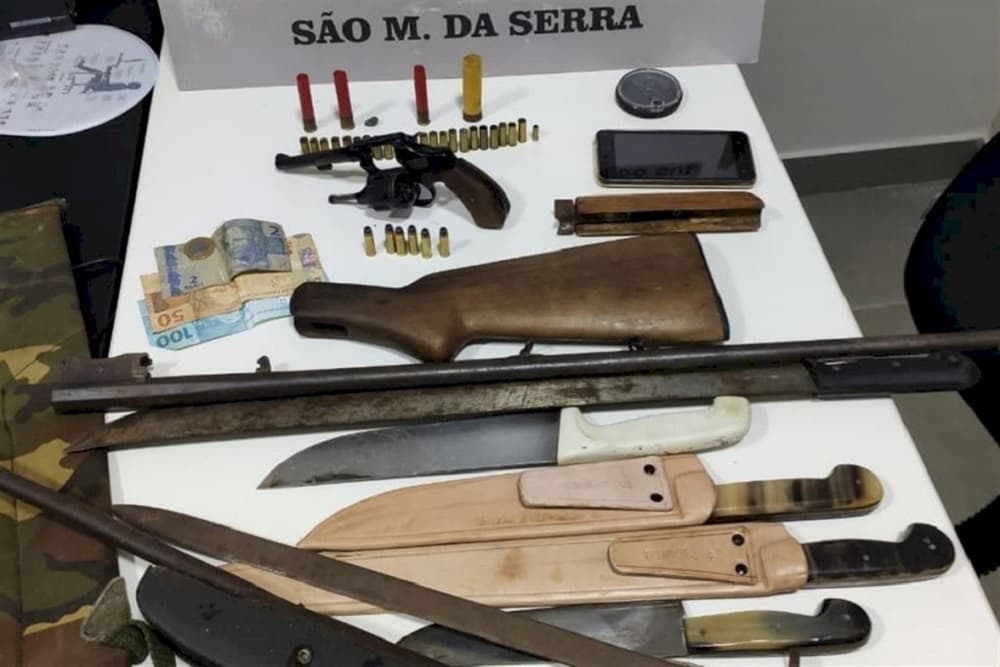 Adolescente de 17 anos mantinha ex-namoradas e o filho em cárcere privado há sete meses em São Martinho da Serra, diz polícia