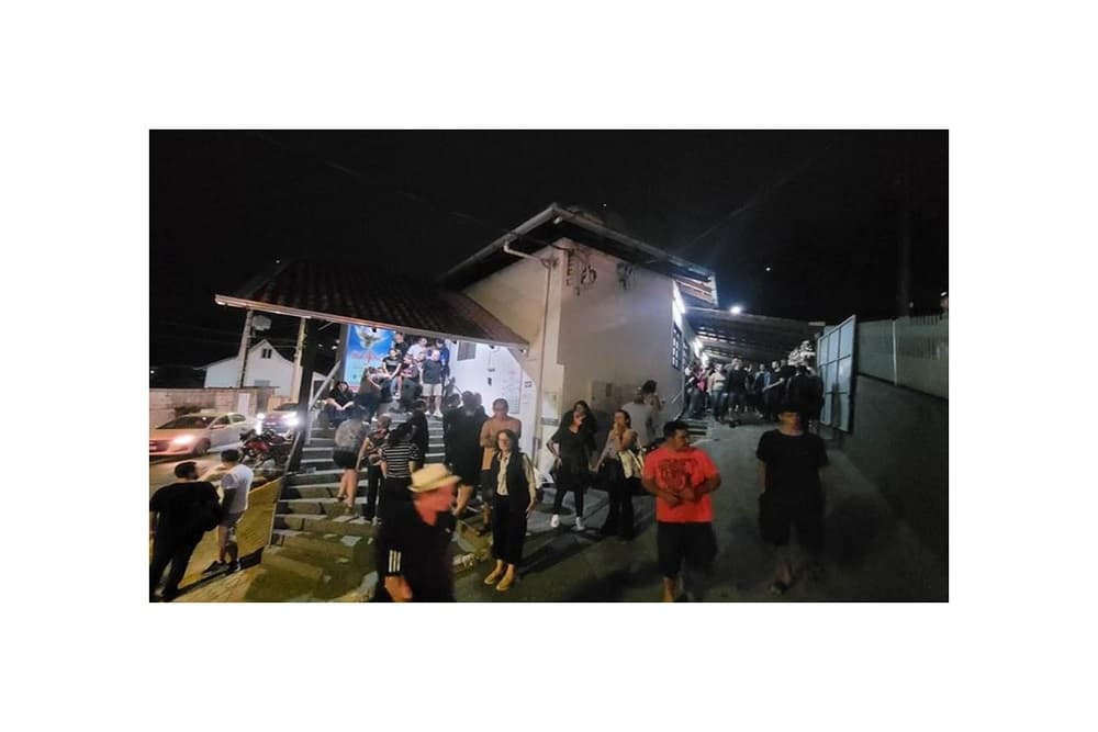 Crianças mortas em ataque a creche são veladas em Blumenau