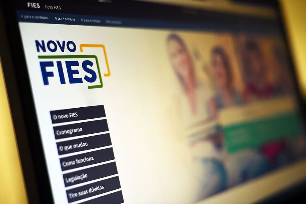 Estudantes já podem se inscrever no Fies