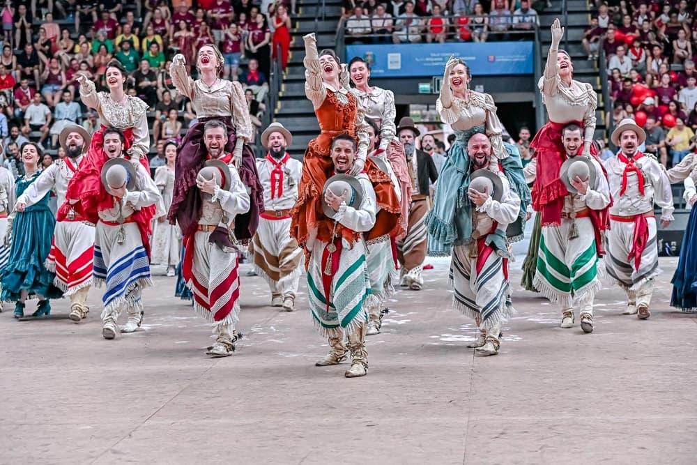 CTG Ronda Charrua, de Farroupilha, vence o Enart 2024 em Santa Cruz do Sul