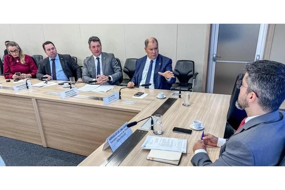 Regras modernizadas para o trânsito de máquinas agrícolas em vias públicas