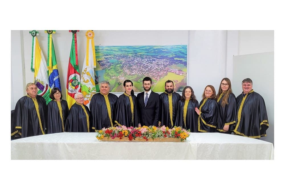 Academia de Letras do Noroeste empossa novos membros em Horizontina