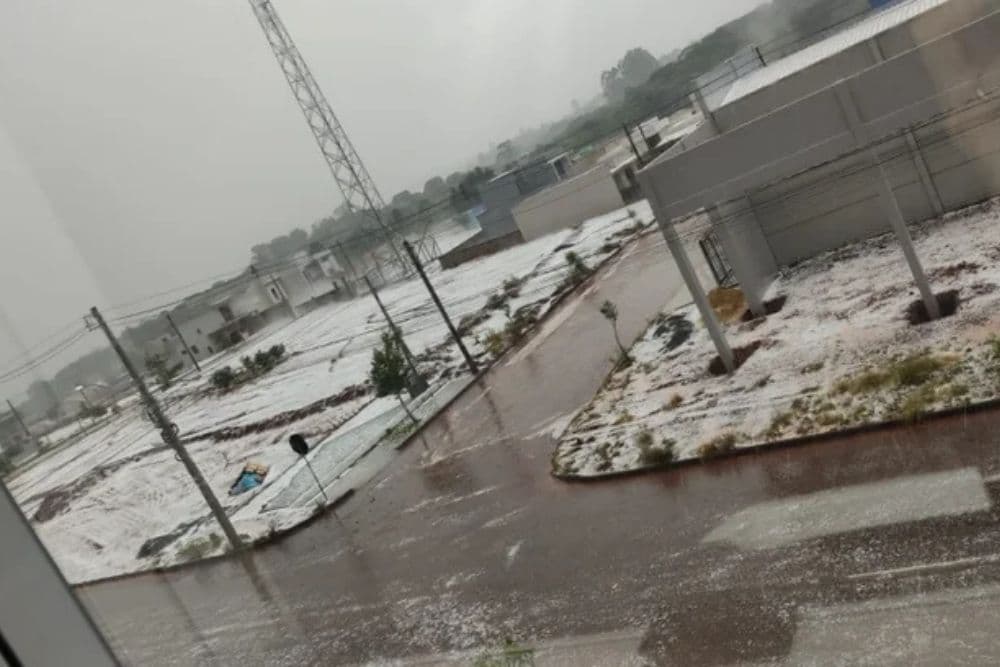 Temporal com granizo fere 76 pessoas, afeta 17 mil moradores e suspende aulas em Erechim