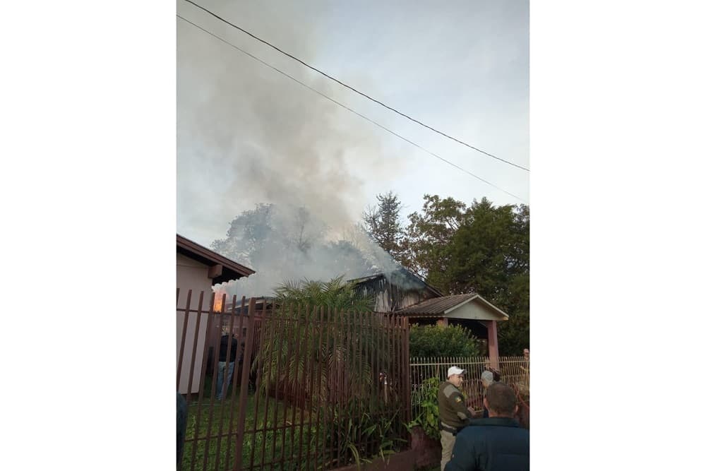 Saiba como ajudar a família vítima de incêndio em Santo Augusto
