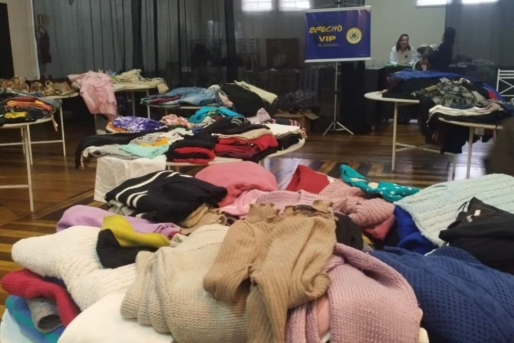 Começou o 16º Brechó Solidário e o 4º Brechó Vip do Lions Clube