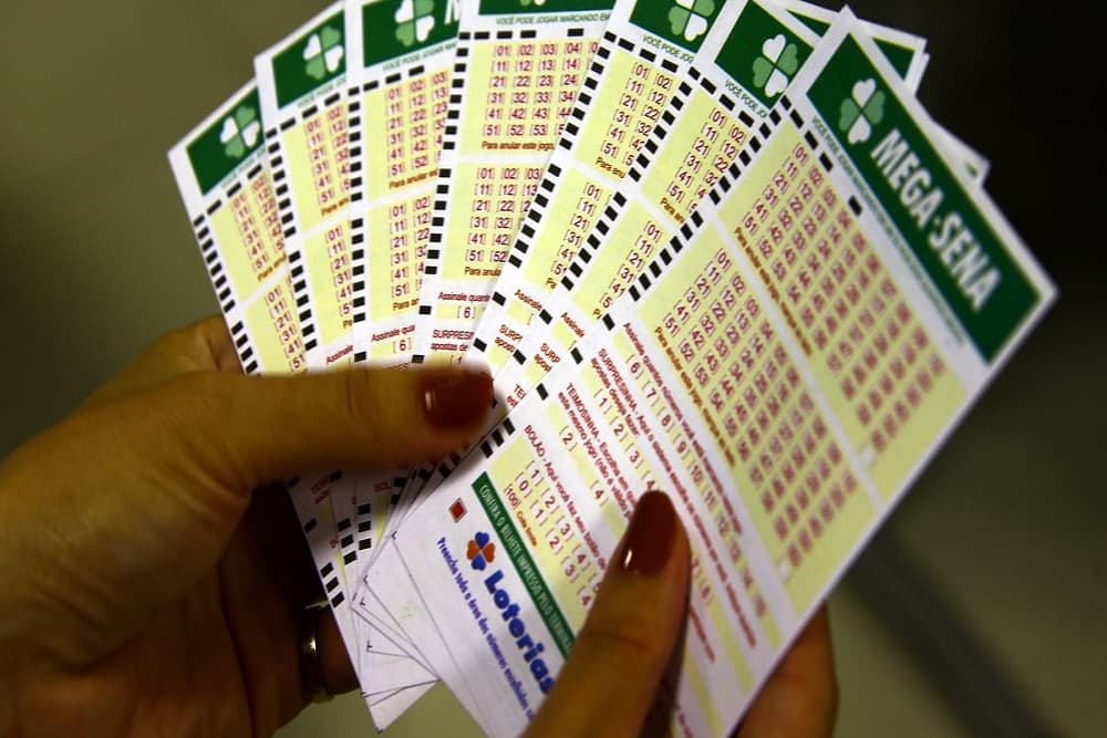 MEGA-SENA acumulada pode pagar R$ 100 milhões nesta quinta-feira (6)