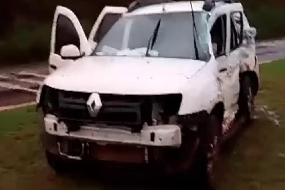 Homem morre e bebê é arremessado para fora de veículo em acidente no trevo de Palmeira das Missões