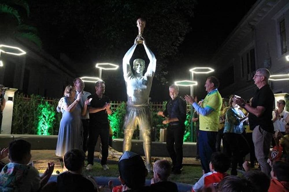 Dunga é homenageado com estátua em Ijuí