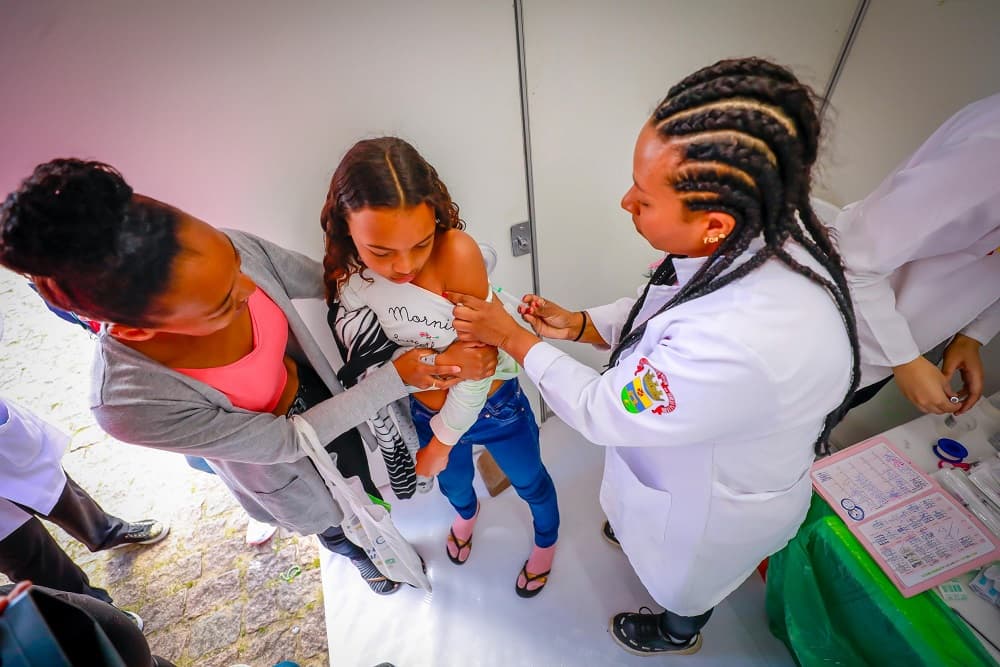 Próximo sábado (21) será o Dia D para atualizar carteiras de vacinação de crianças e adolescentes