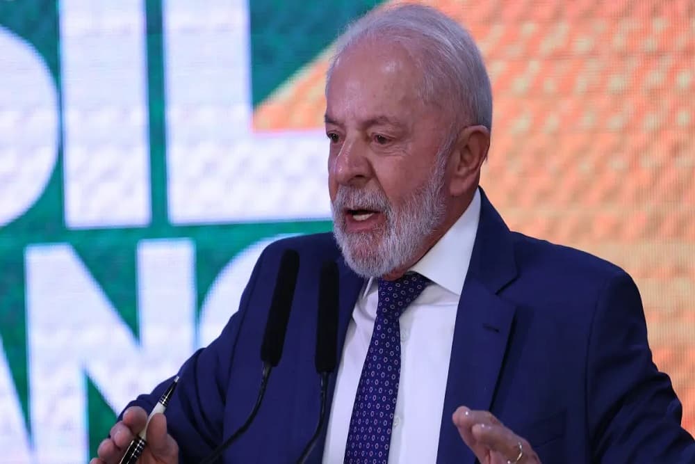 VEJA VÍDEO - Lula critica uso de imagem de homem negro sem dentes em campanha do governo e é acusado de racismo pela oposição, situação diz que o contexto é outro