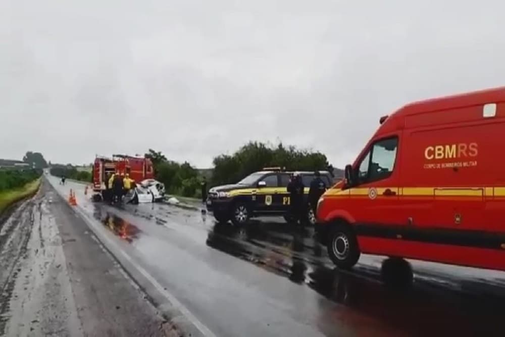 Quatro pessoas morrem em acidente de trânsito na BR-290, em Rosário do Sul