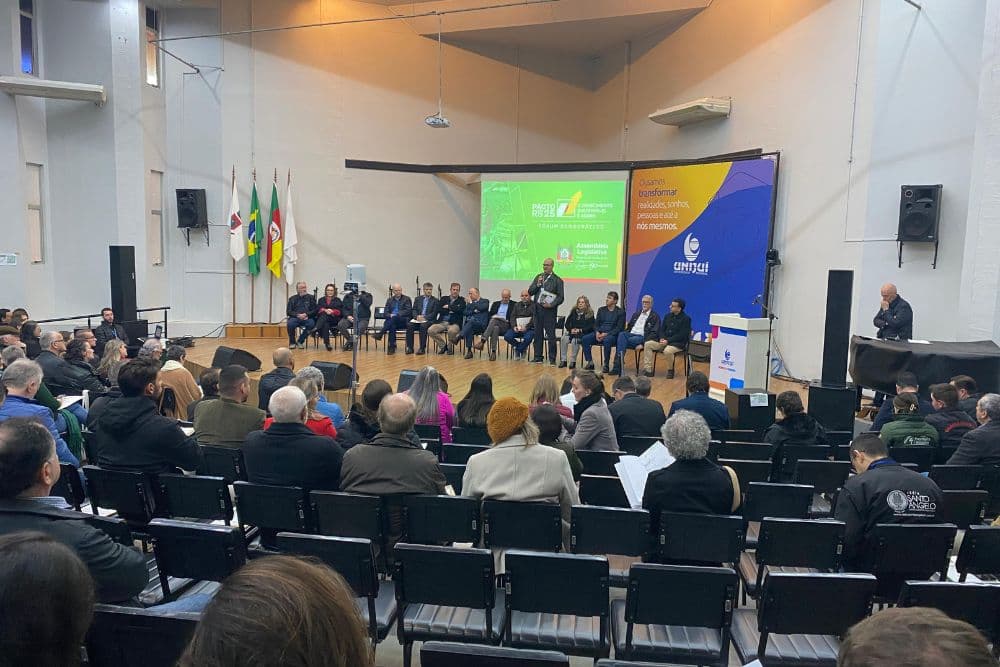 Fórum Democrático reúne lideranças regionais em Santa Rosa para debater desenvolvimento sustentável