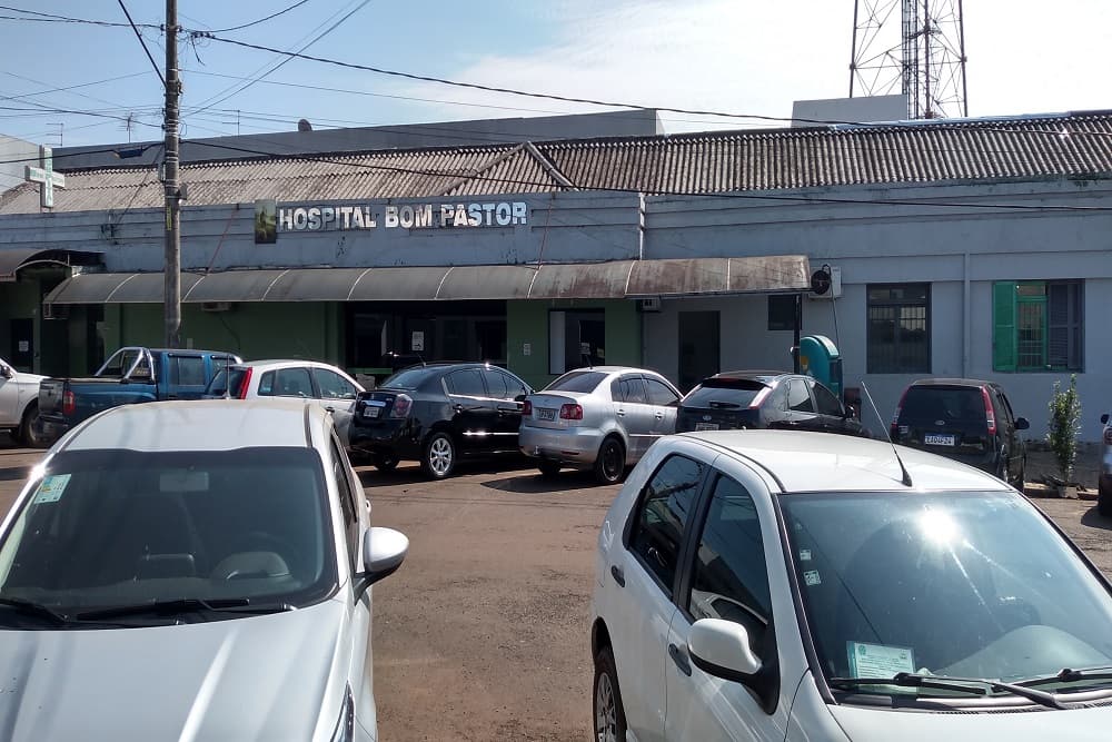 Paciente com Covid-19 que estava no Hospital Bom Pastor é transferido para UTI