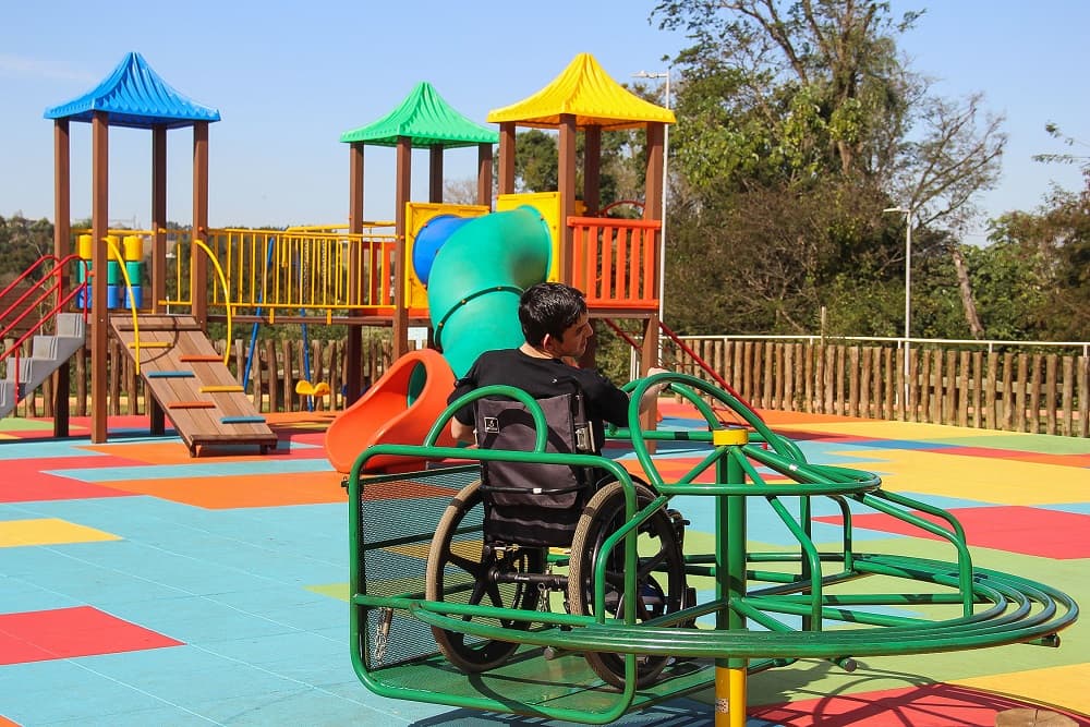 Projeto prevê disponibilização e identificação de brinquedos adaptados para crianças com deficiência ou mobilidade reduzida em Santo Augusto