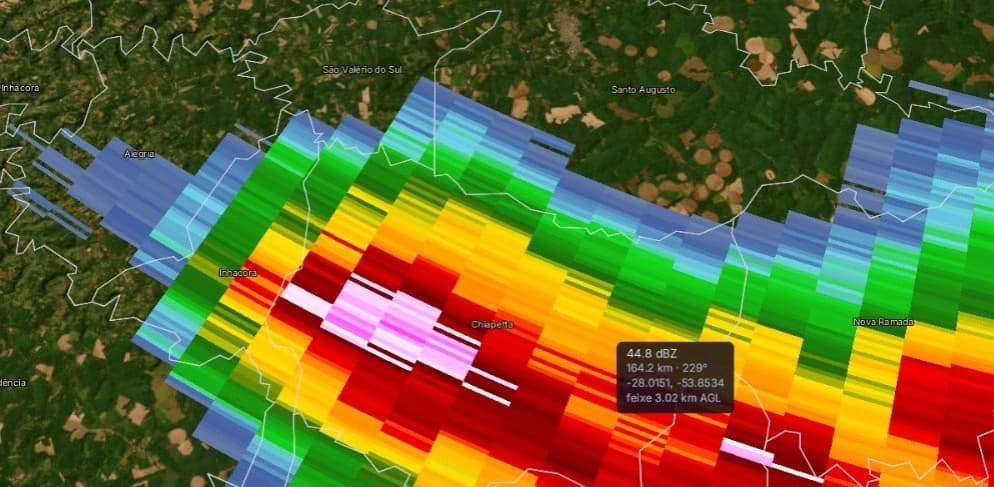 O susto passou: Radar registra supercélula com potencial de granizo, mas fenômeno não se concretiza em Santo Augusto