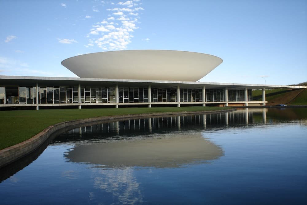 Câmara aprova piso salarial para enfermeiros