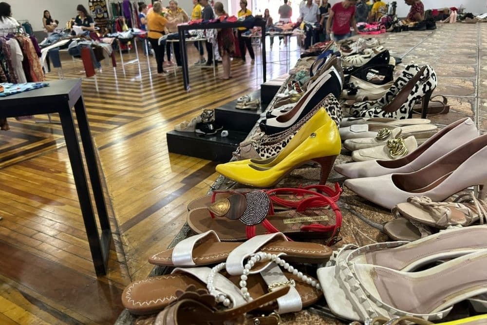 Liquidação do Brechó Solidário do Lions acontece hoje no Clube 7