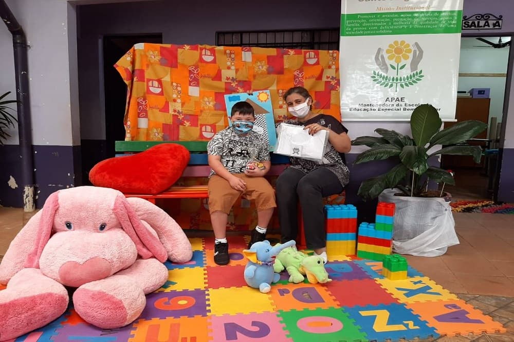 APAE de Santo Augusto está realizando entrega de mimos para comemorar dia das crianças