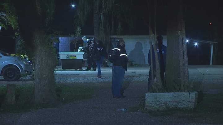 Duas pessoas são mortas a tiros na saída de jogo de futebol em Porto Alegre