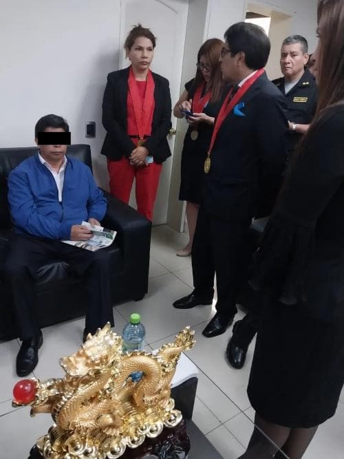 Presidente do Peru é destituído e preso