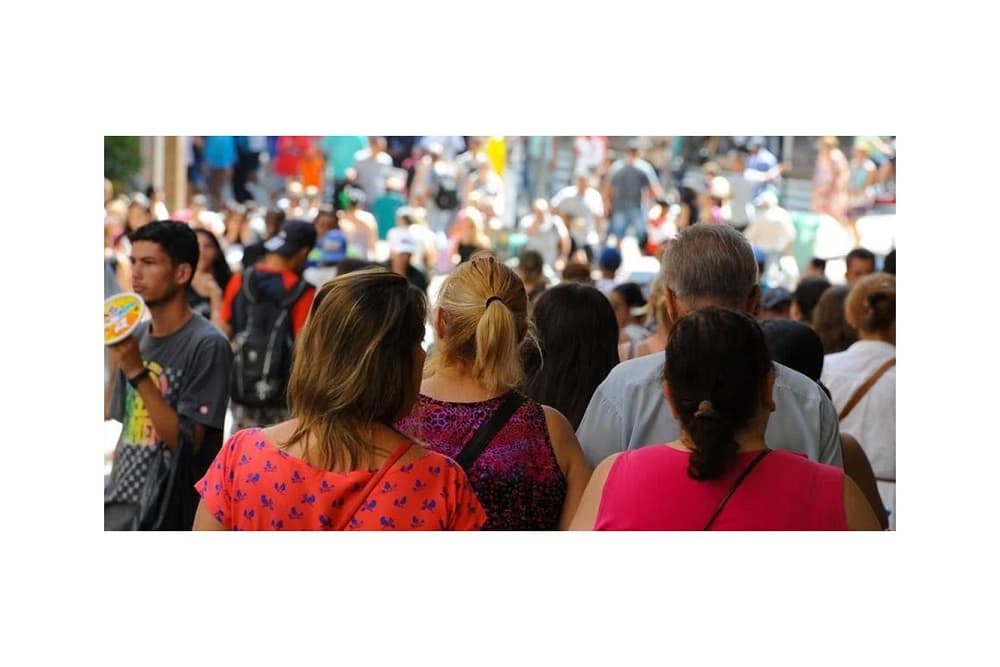 Brasil tem 212,5 milhões de habitantes, diz IBGE